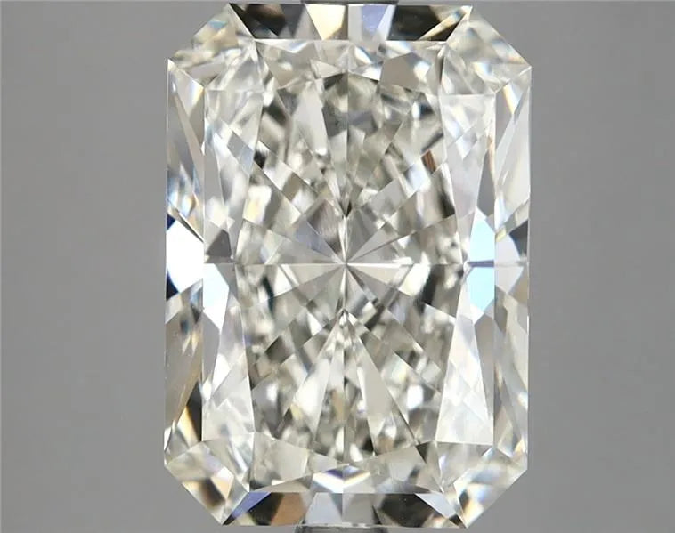 3.78ct Radiant Lab Grown Diamond (Colour G, Clarity VS1, IGI Certified)